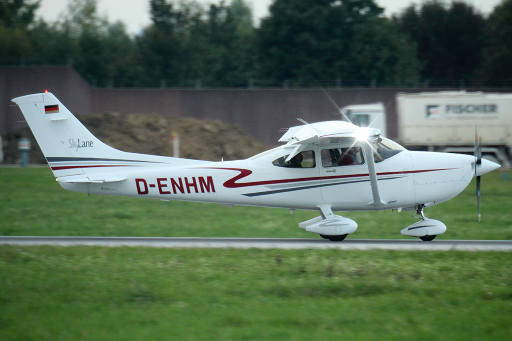 071102__D-ENHM Private Cessna 182 Skylane_STR_20131003__0703.jpg