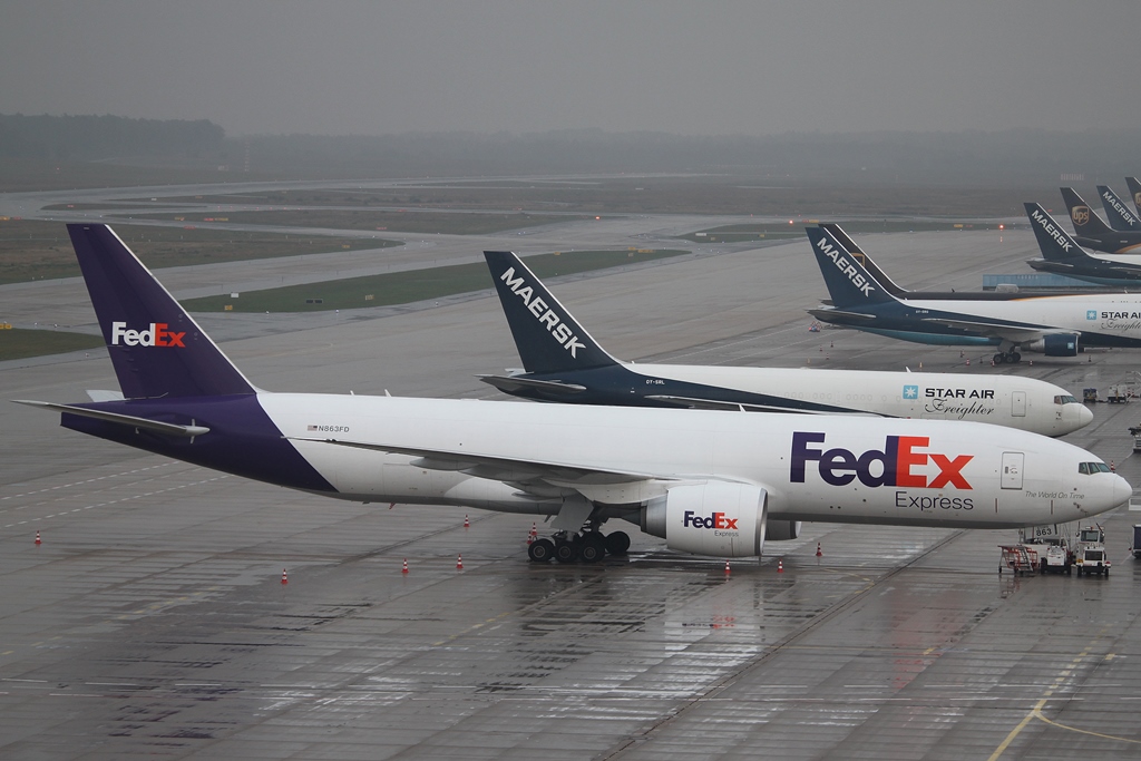 Federal Express (FedEx) Boeing 777-FS2 N863FD