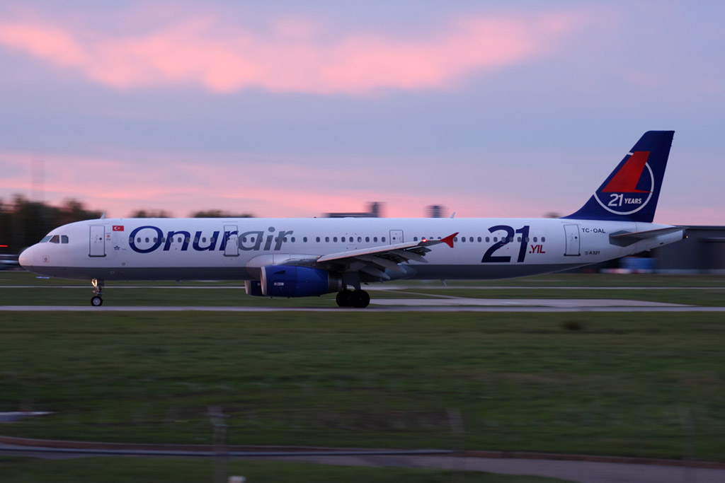 071102__TC-OAL Onur Air Airbus A321-231_STR_20131023__7388.jpg