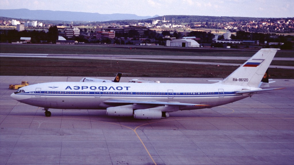 das war meine ich- die bisher einzige IL 86 in STR; Mitte der 90er im Einsatz für die türkische Greenair