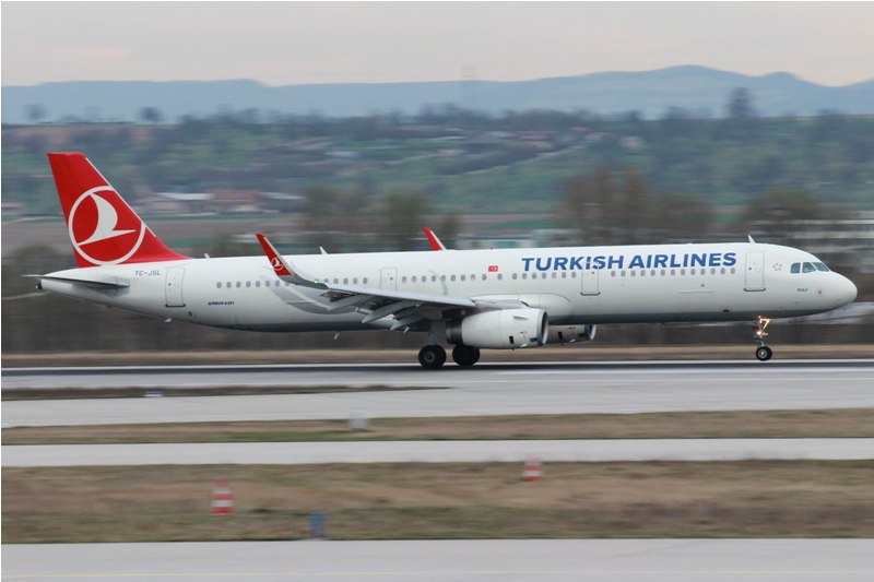 Turkish Airlines <br />Airbus A321-231<br />TC-JSL