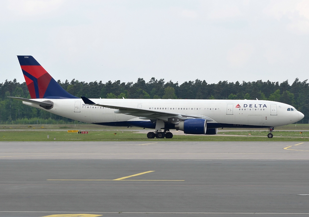 Delta mit A330-223 - N856NW