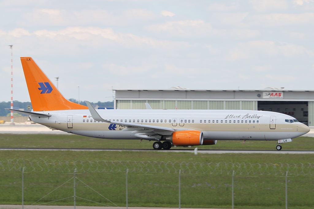 Hapag-Lloyd Boeing 737-8K5 D-AHLK