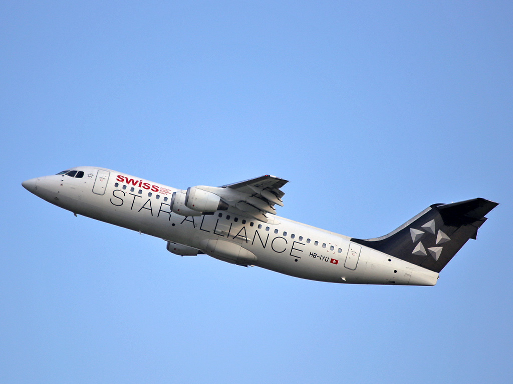 Avro Regional Jet RJ100 SWISS StarAlliance HB-IYU