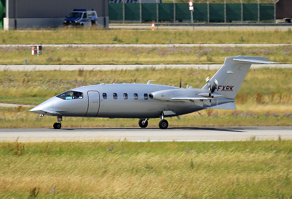 I-FXRK / Foxair Piaggio P.180 Avanti