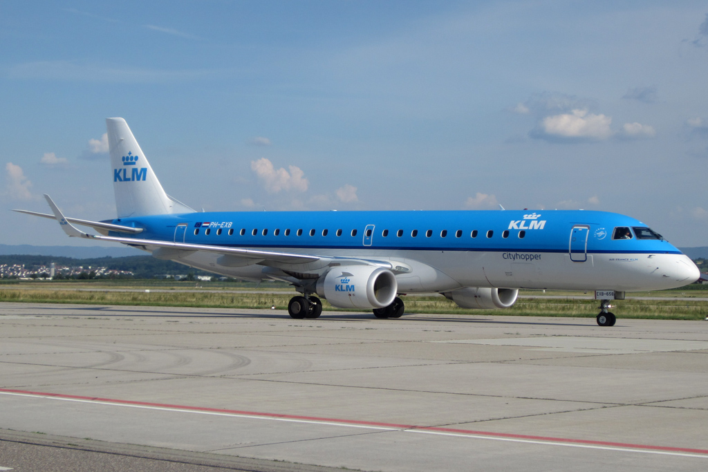 KLM Cityhopper Embraer 190 PH-EXB