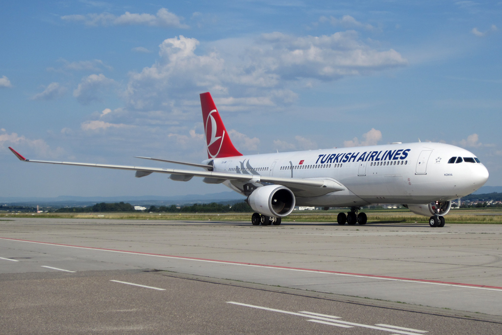 Turkish Airlines Airbus A330-203 TC-JNB