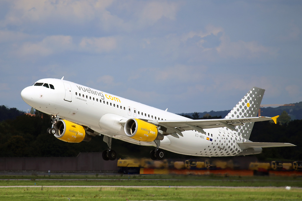 EC-MBE || Airbus A320 || Vueling