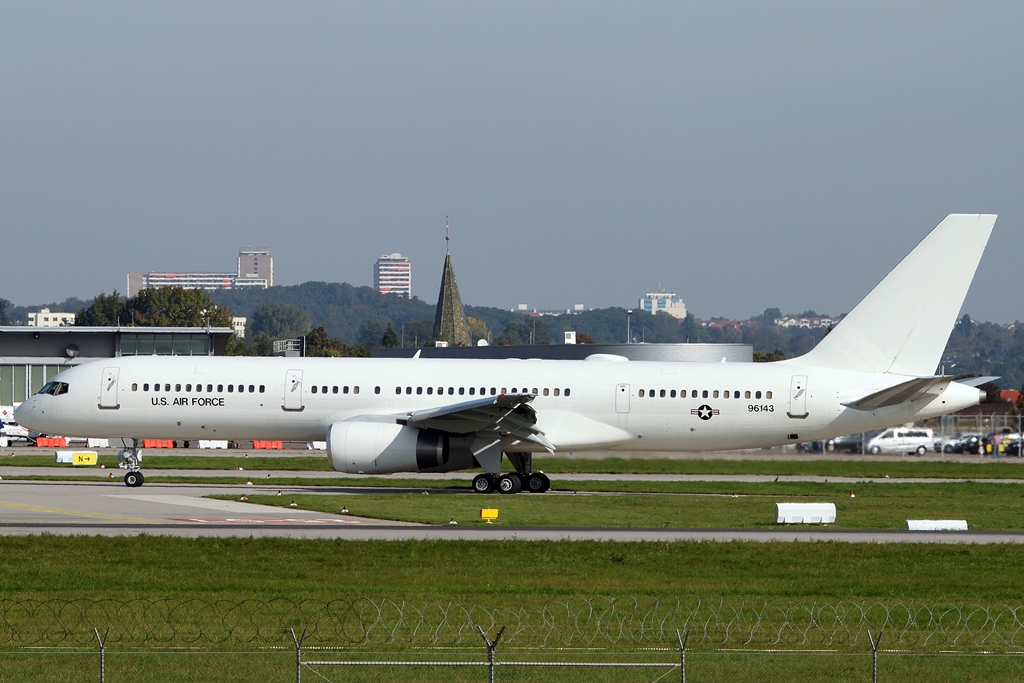 USA - Air Force Boeing 757-23A(ER) 99-6143