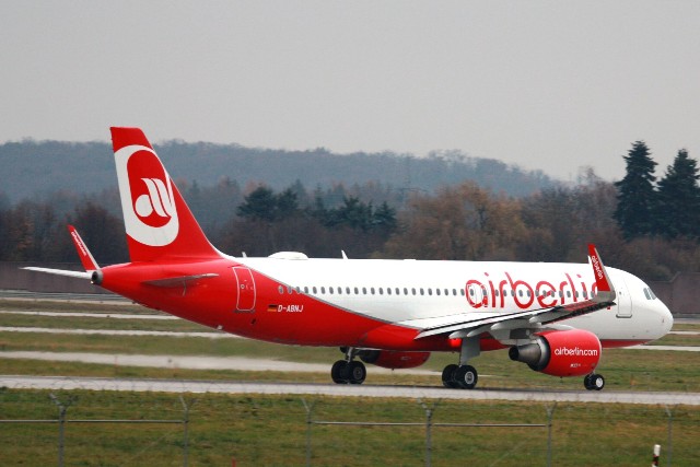 Take off zum Erstflug der AB nach Abu Dhabi, A320-214<br />D-ABNJ