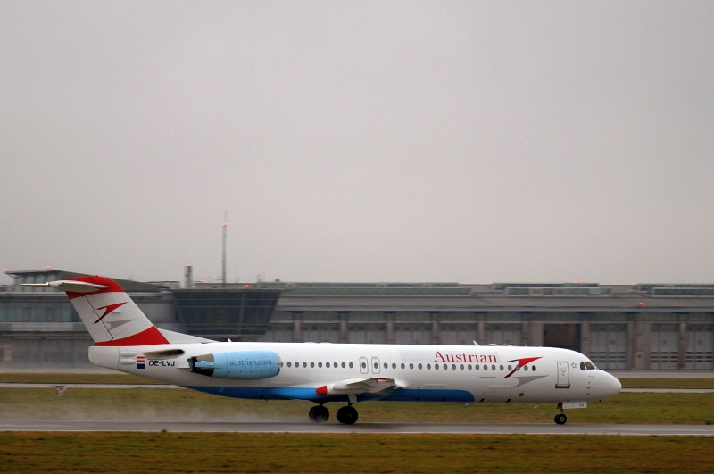 OE-LVJ, Austrian Airlines, Fokker 100