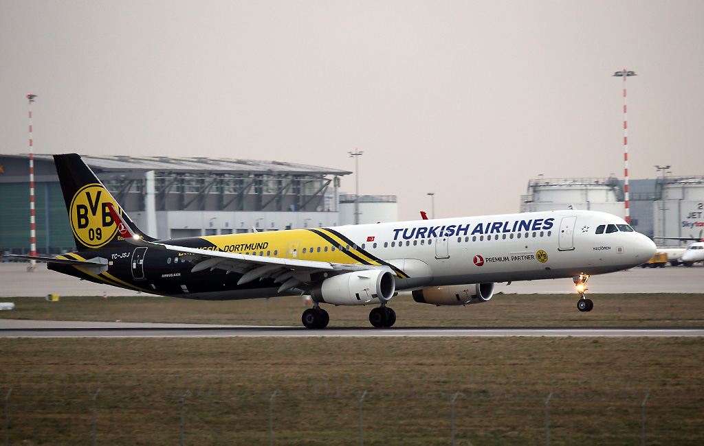 TC-JSJ - Turkish Airlines - Airbus A321-231