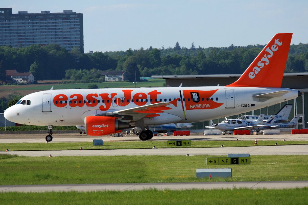 G-EZBG, EasyJet, A 319-111, Hamburg