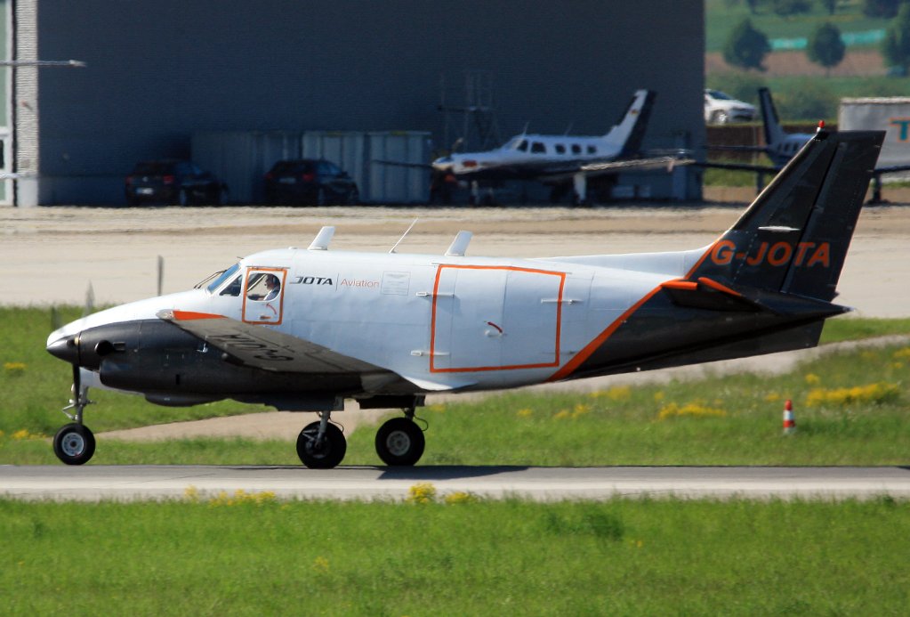 G-JOTA, Beech Kingair BE9L