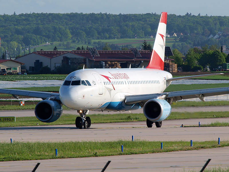 OE-LDC Austrian Airlines Airbus A319-112.jpg