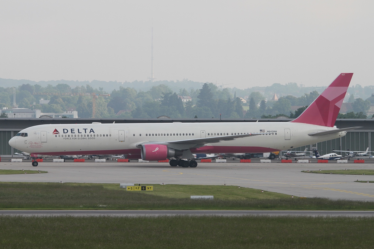 Delta Air Lines Boeing 767-432(ER) N845MH