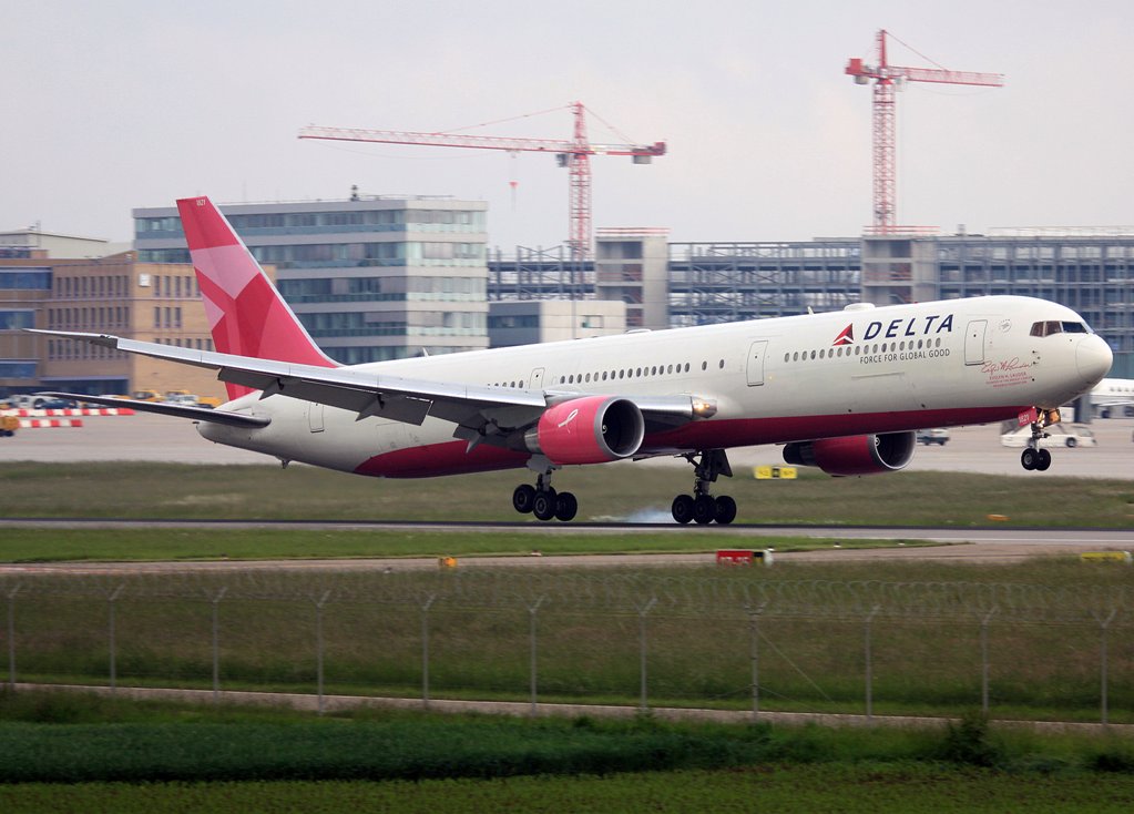 Delta Air Lines Boeing 767-432(ER) N845MH