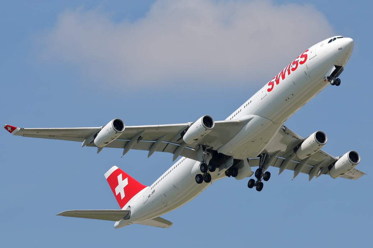 Swiss schickte mal wieder einen A340(-313) auf Trainingsflug (HB-JMB).