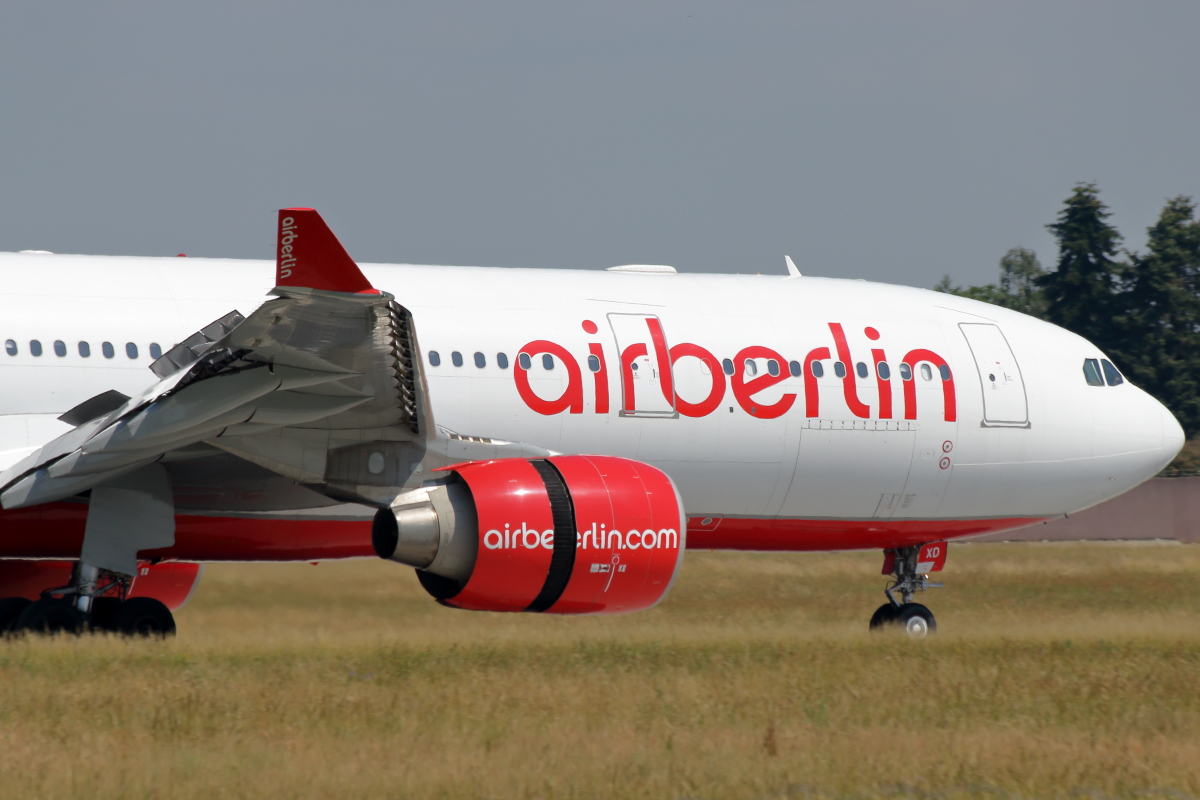 Ankunft des A330(-223) von Air Berlin (D-ABXD).