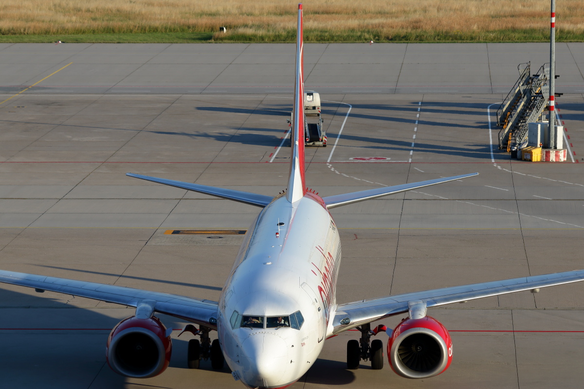 D-AHXE_Air Berlin_ B737-7K5.JPG