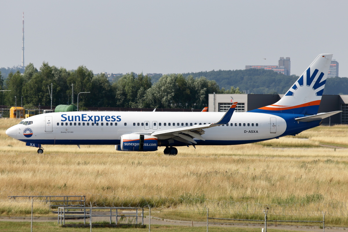 D-ASXA_SunExpress_B737-8Z9.JPG