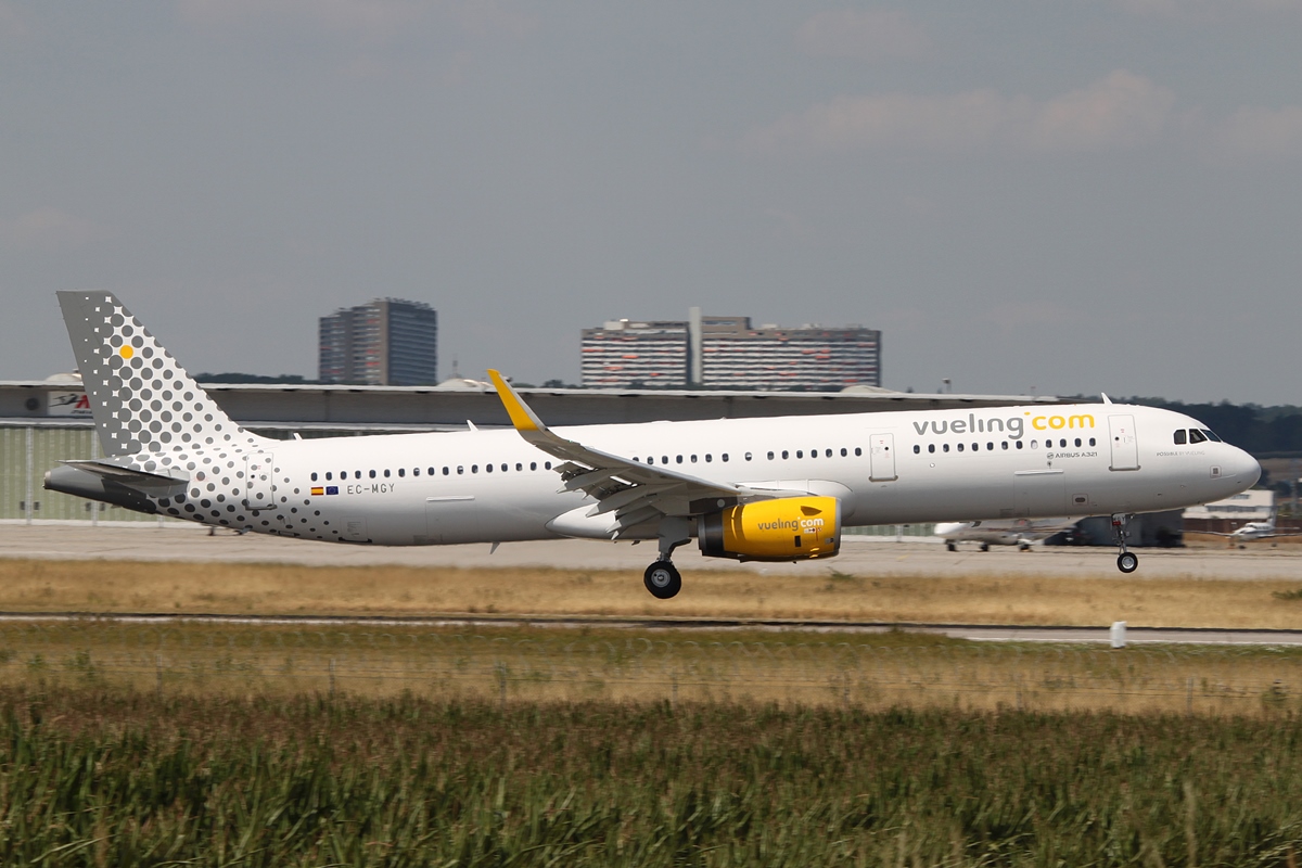 Vueling Airbus A321-231 EC-MGY