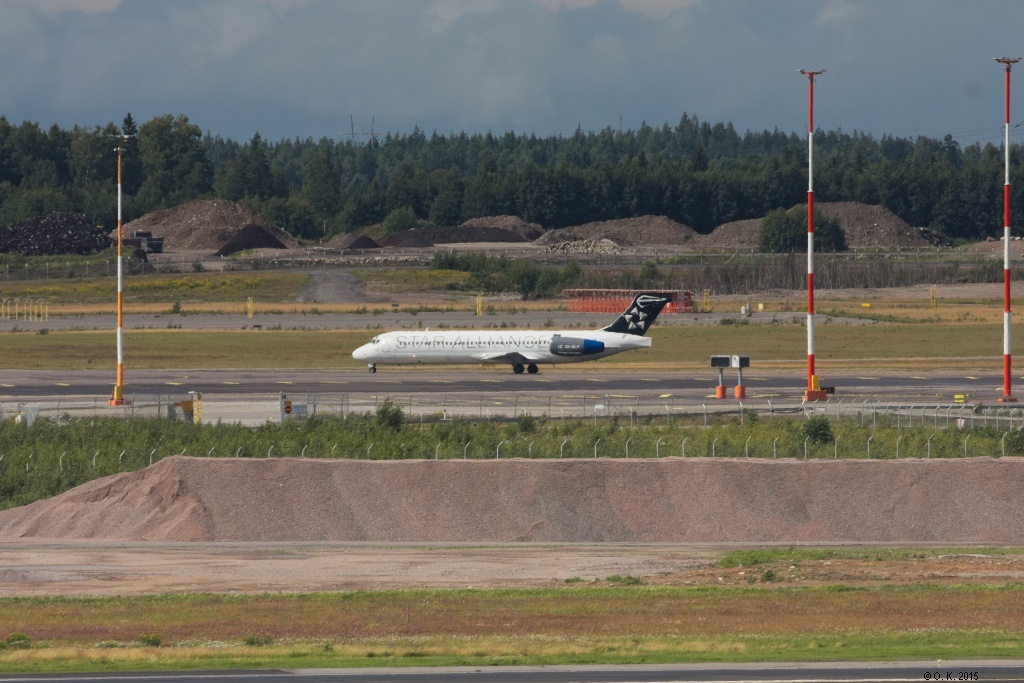 Blue1 Boeing 717-200, OH-BLP<br />Mit 300mm Zoom leider etwas klein