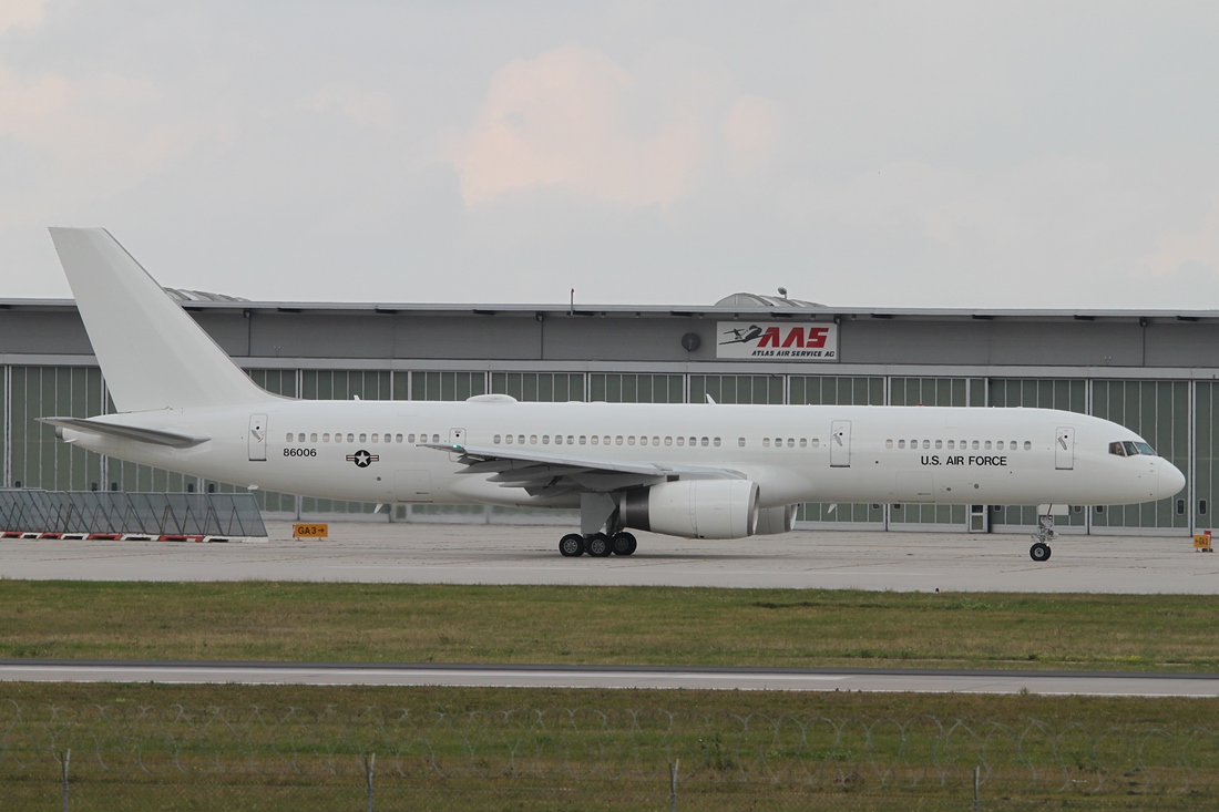USA - Air Force Boeing C-32B 98-6006