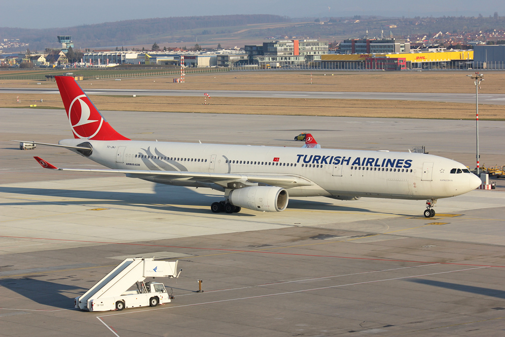 Turkish A330-300 TC-JNJ.jpg