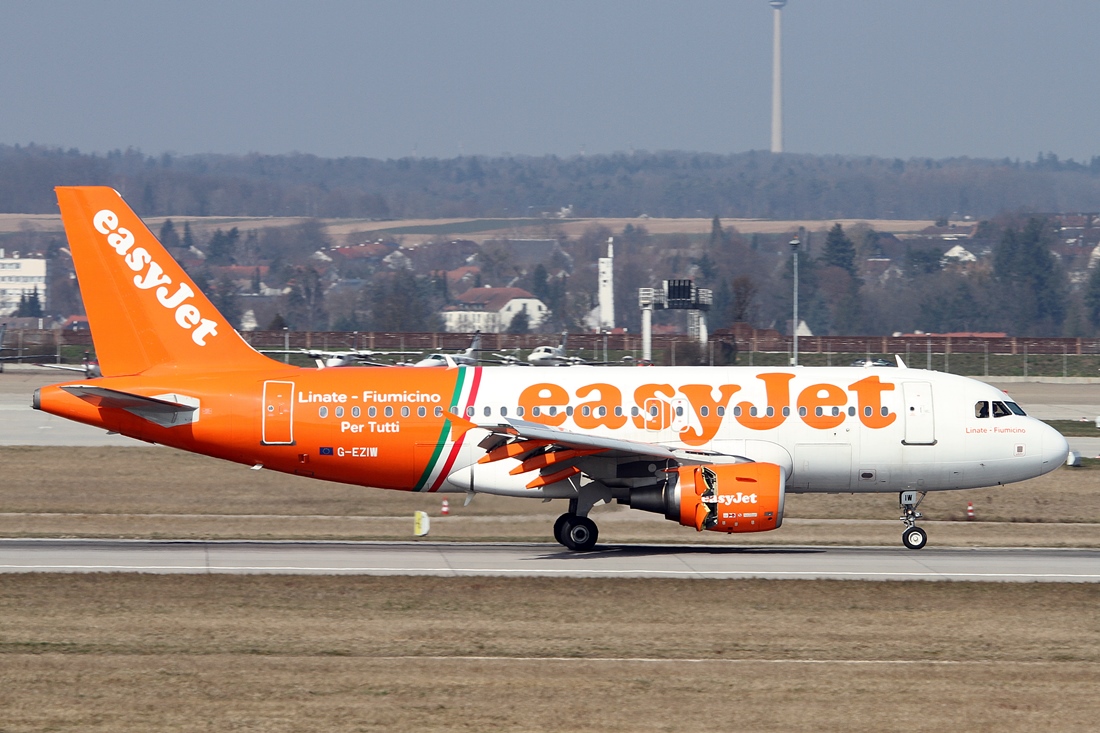 easyJet Airbus A319-111 G-EZIW