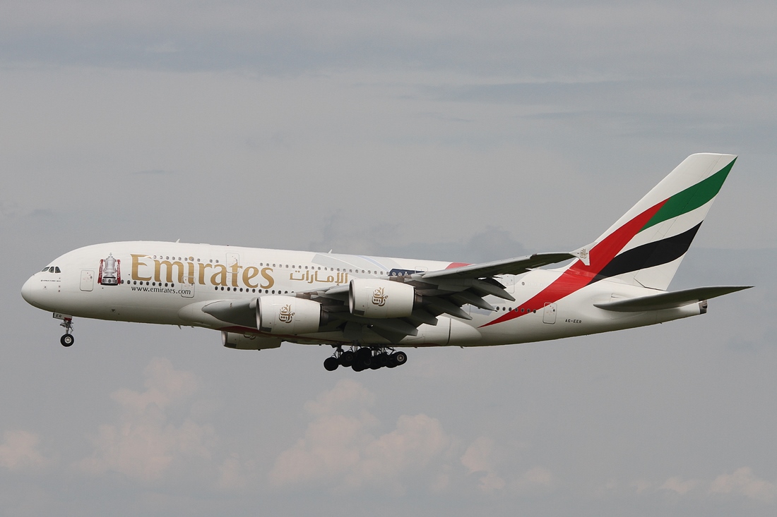 Emirates Airbus A380-861 A6-EER