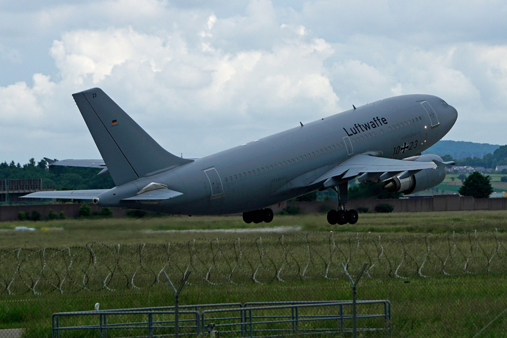 Luftwaffe-Airbus-A310-304-10+23_.jpg
