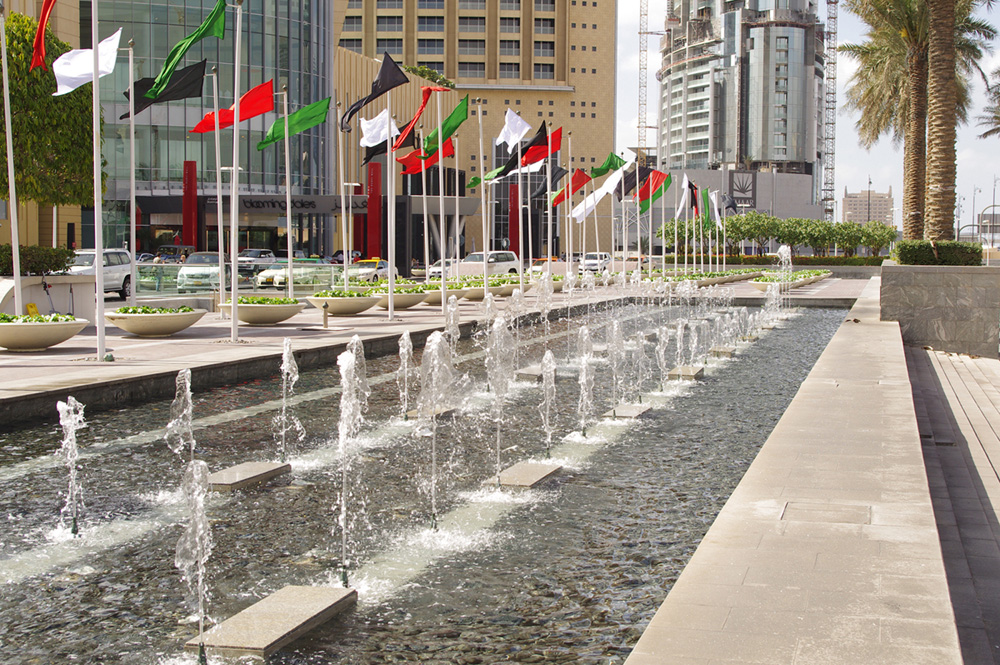 Dubai_Mall_Springbrunnen.jpg