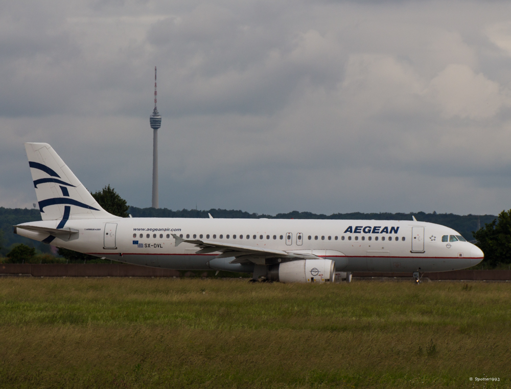 Aegean Airlines / Airbus A320-232 (SX-DVL)