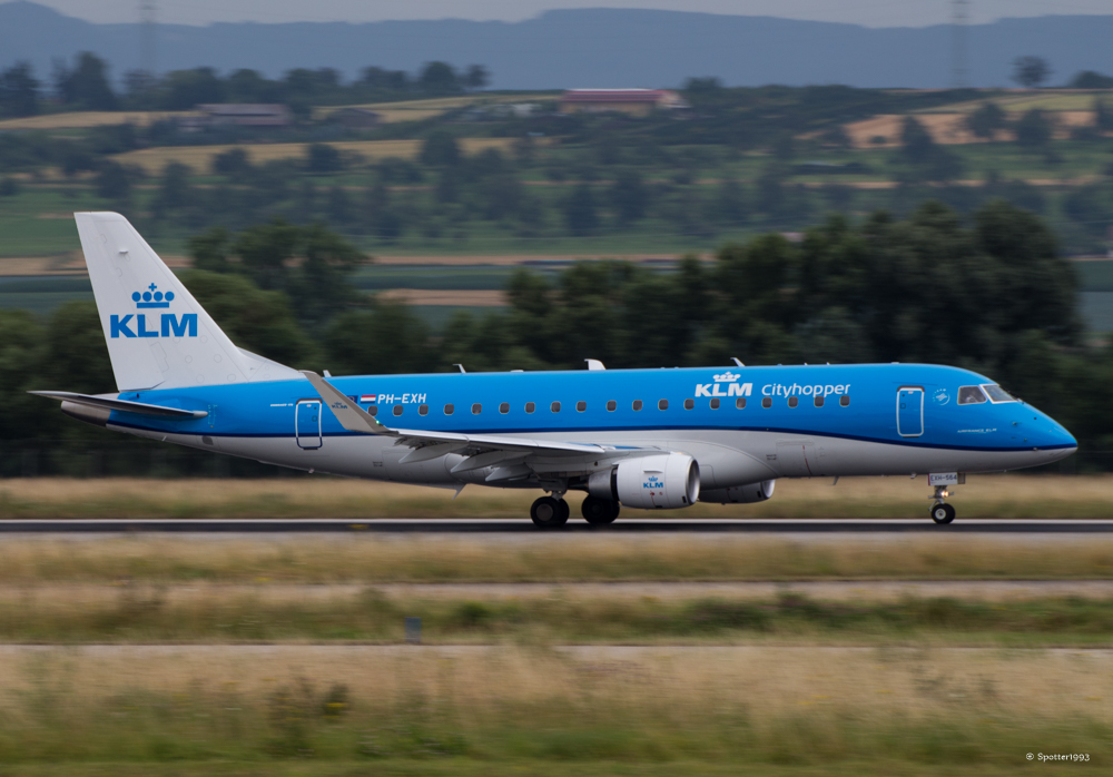 KLM PH-EXH mit einer Embraer ERJ-175STD