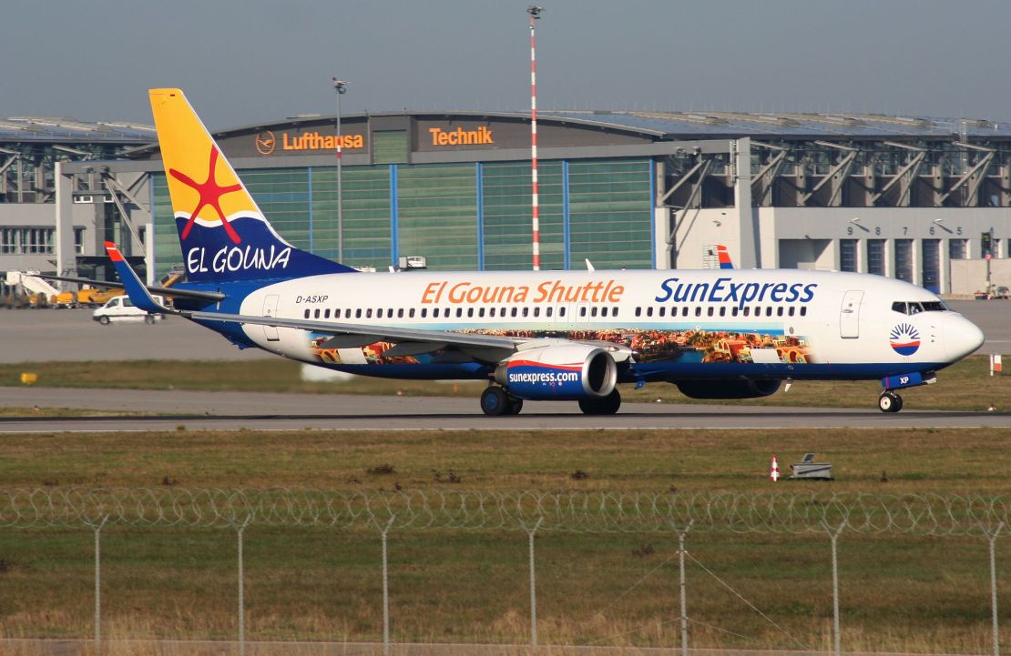 SunExpress/Boeing 737-8HX(WL)/D-ASXP  "El Gouna Shuttle c/s"