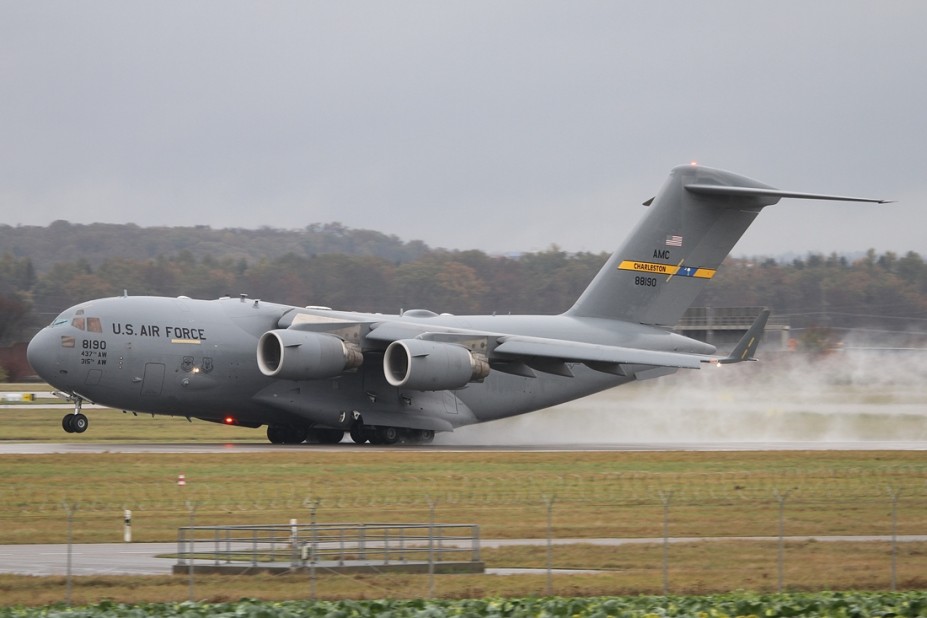 pics (1).JPG (310.17 KiB) 3060 mal betrachtet United States - US Air Force (USAF) Boeing C-17A Globemaster III 08-8190