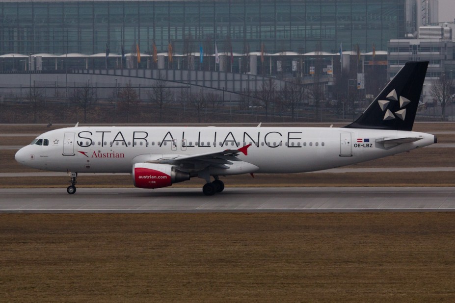 Austrian Airlines Airbus A320-214 - OE-LBZ - Star Alliance