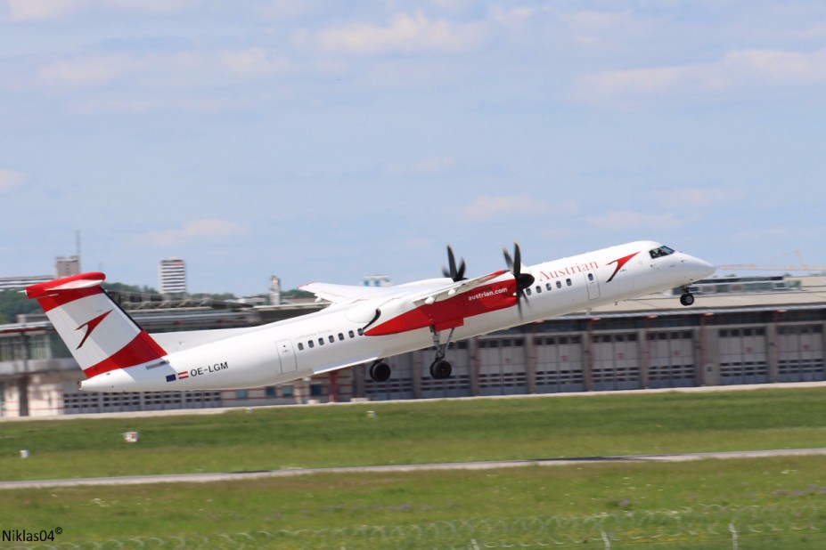 Dash 8 Q 400 OE-LGM