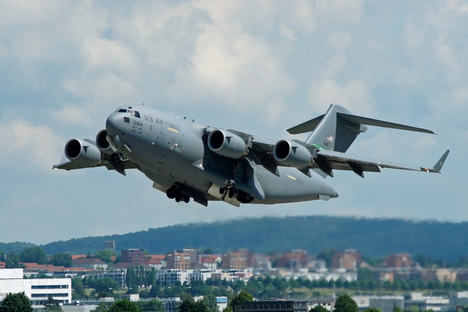 Boeing C-17A Globemaster III 00-0184 - 1.jpg