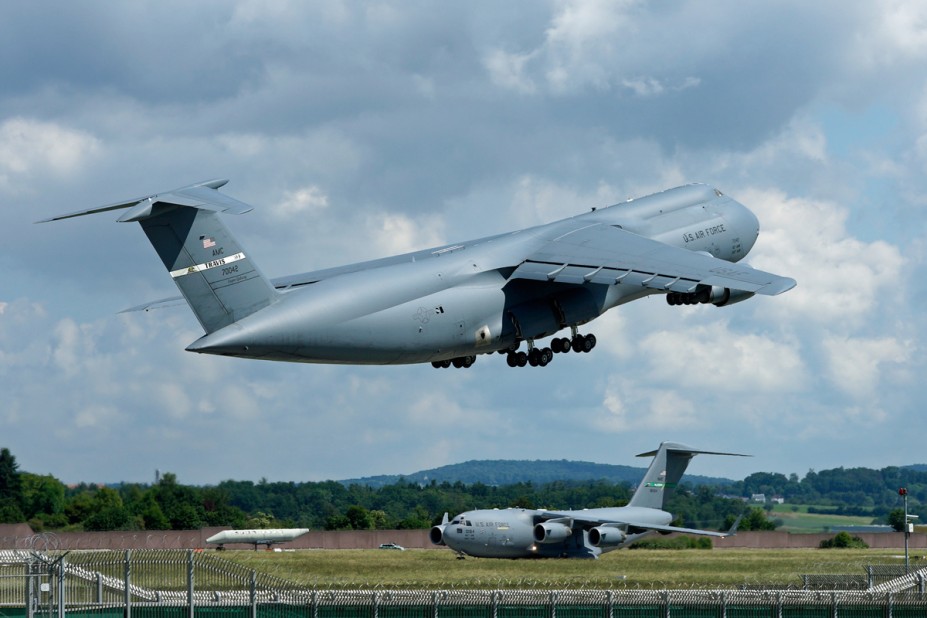 Lockheed C-5M Super Galaxy 70042 - 2.jpg