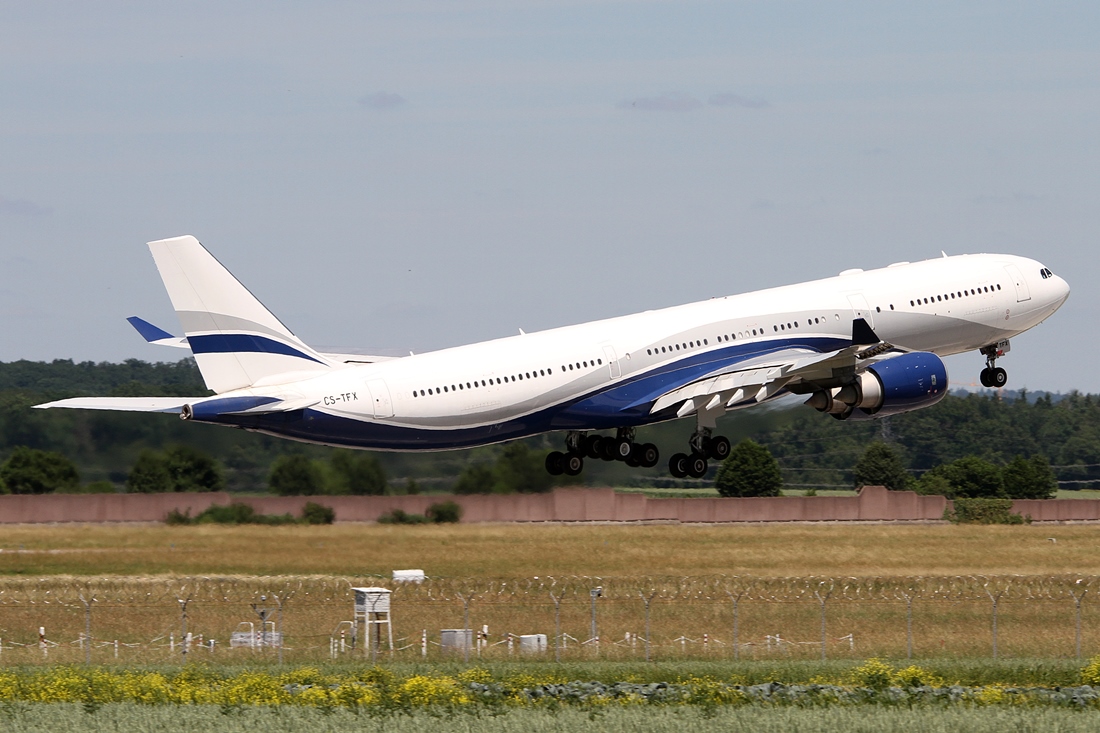 Hifly Airbus A340-542 CS-TFX