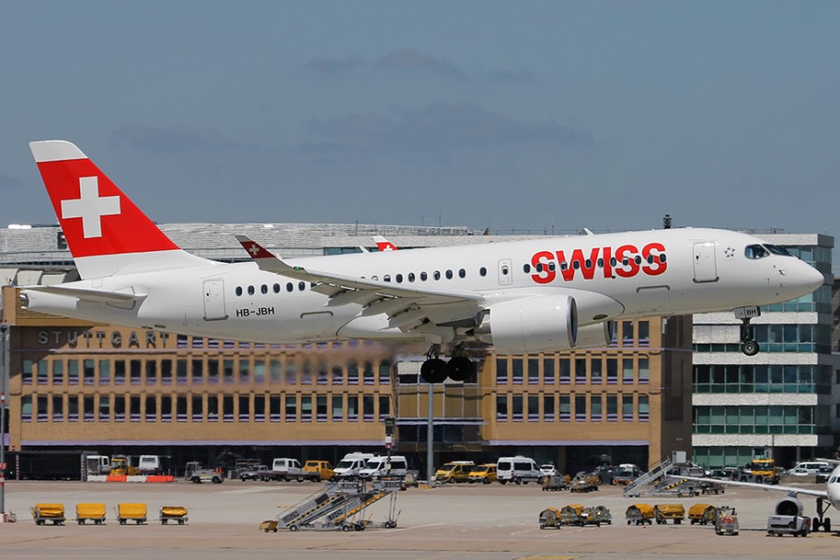 HB-JBH / Swiss / Bombadier CS100