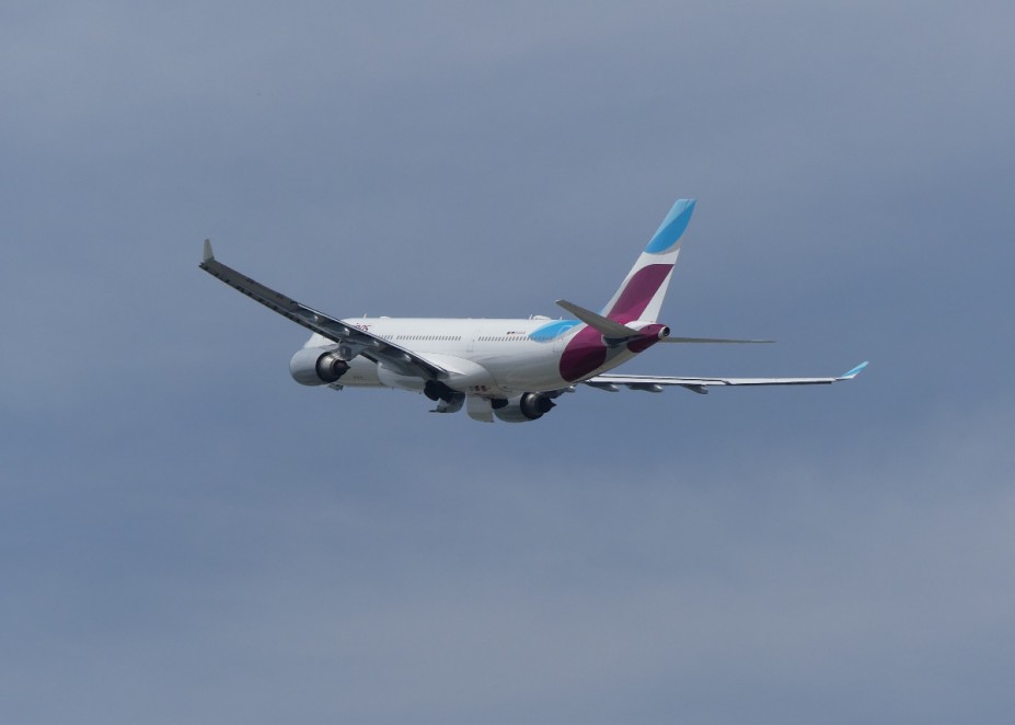 Airbus A330-203, Registration: D-AXGA, Mode-S Code: 3c15bd