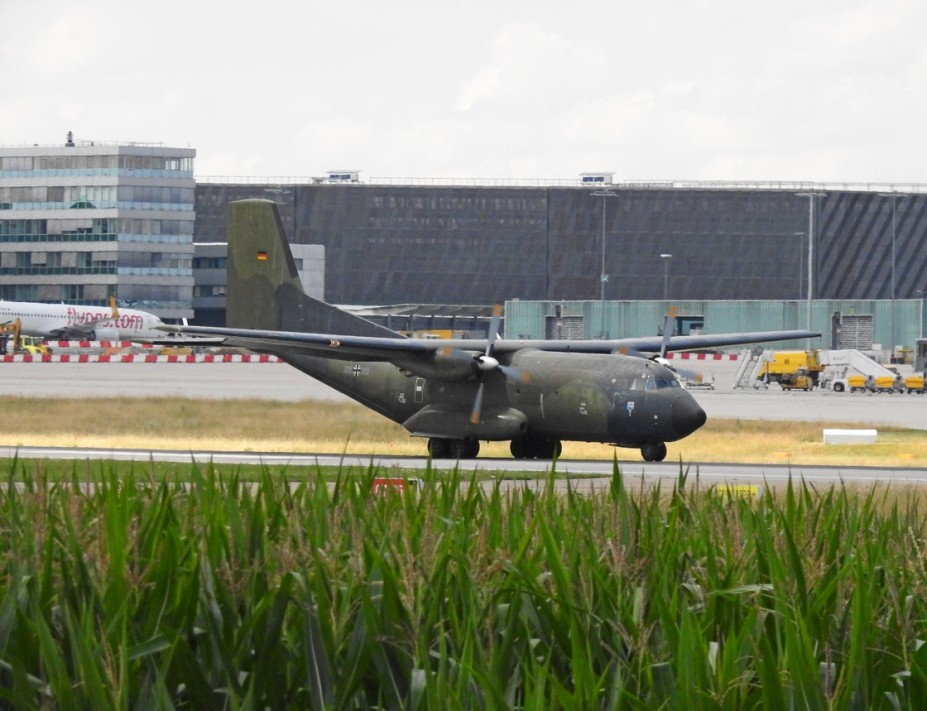 DSCN1725.JPG (503.46 KiB) 4870 mal betrachtet Luftwaffe<br />Transall C-160D<br />50+82 (c/n D119)