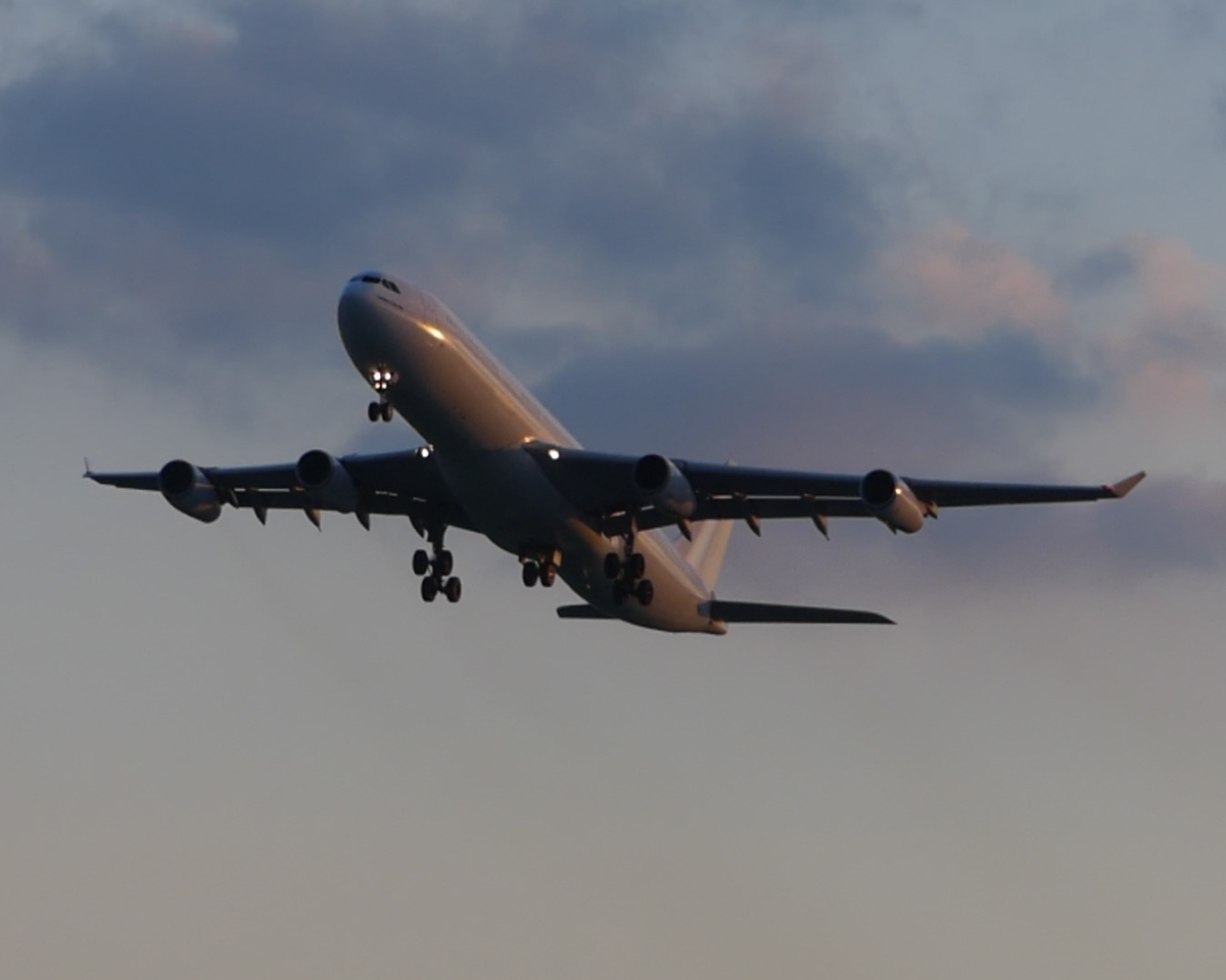 Hi Fly//A340-313//9H-JAI