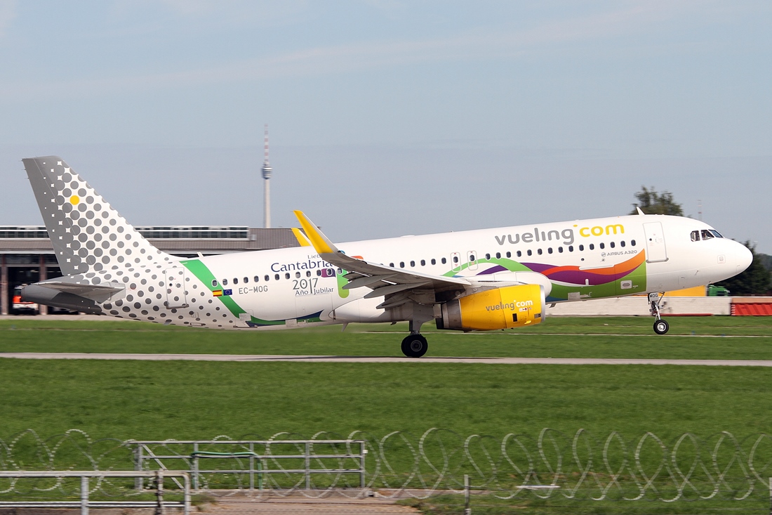 Vueling Airbus A320-232 EC-MOG
