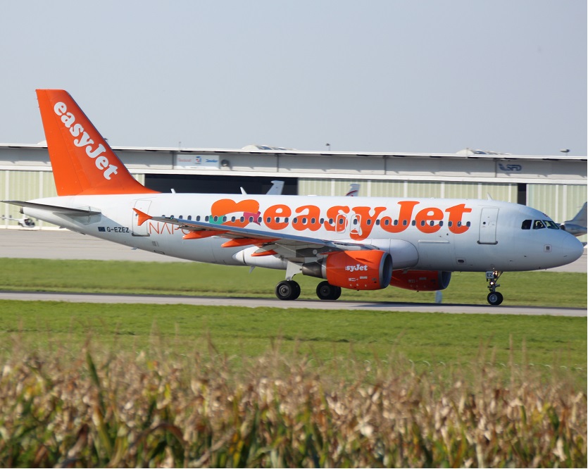 Easyjet A319 G-EZEZ