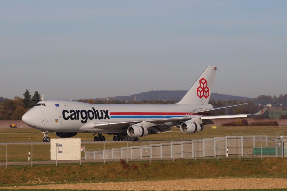 IMG_7877.jpg (517.86 KiB) 8827 mal betrachtet Cargolux B747-400 LX-VCV