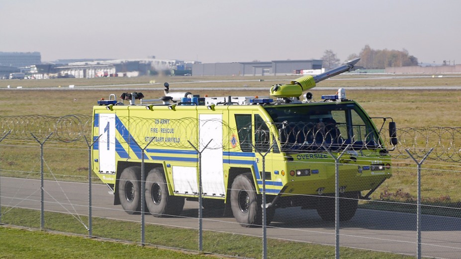 US Army Fire Rescue (in voller Fahrt, Feinstaub lässt grüßen... ;) )